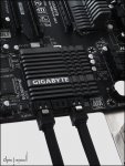 Gigabyte 990FXA-UD3 hochkant.jpg