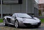 250px-McLaren_MP4-12C_%E2%80%93_Frontansicht_%282%29%2C_30._August_2012%2C_D%C3%BCsseldorf.jpg