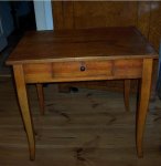 schoener_alter_holz_tisch_mit_schublade.jpg