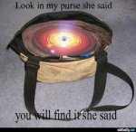 in-der-handtasche-einer-frau-etwas-suchen.jpg