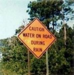 water on road when rain.jpg