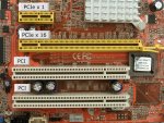 1280px-PCI_und_PCIe_Slots.jpg