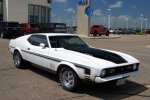 1971_Ford_Mustang_Mach_1_(14564760649).jpg
