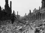 1945-Walpurgisstrasse-Heinz-Kroebel-StadtmuseumDresden.jpg