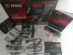 8. MSI X470 Gaming M7 AC  Karton mit Zubehör.jpg