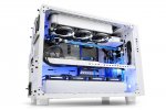 Thermaltake-Core-X9-Snow-Edition-3.jpg