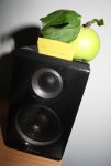 Edifier s730d mit Apfel