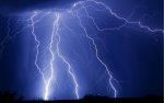 Lightning_blue_by_DeusInDaemone.jpg
