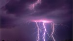 Lightning-and-Rainbow-1600-1200-geeksbowl-1080p-widescreen1.jpg