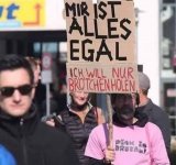 Mir ist alles egal ich will nur Brötchen holen pink is brutal.jpg