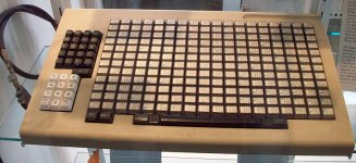 800px-200801191443_Japanische_Tastatur.jpeg