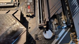 Motherboard-Abstandshalter-Defekt-1.jpg
