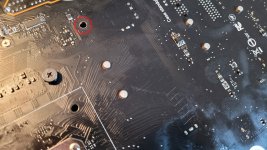 Motherboard-Abstandshalter-Defekt-2.jpg