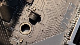 Motherboard-Abstandshalter-Defekt-6.jpg