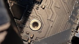 Motherboard-Abstandshalter-Defekt-7.jpg