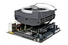 20_AeroCool_Cylon_3.jpg