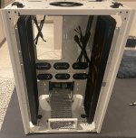 Gehäuse mit Radiatoren.jpg