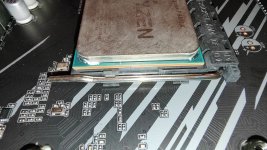 CPU_im_Sockel (1).jpg