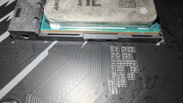 CPU_im_Sockel (2).jpg