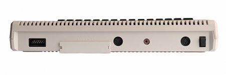 700px-Atari_800XL_rear_with_parallel_cover_(72RHA_AT8489594_I-474)_-_retouched.jpg