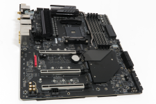 Gigabyte_X570Xtreme_nackt_LowResFürKackForenMitLächerlichenDateilimits.png