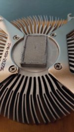 CPU Kuehlkoerper Waermeleitpaste.jpg