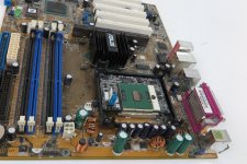 Asus_P4C800Edel_CT479imEinsatz.JPG