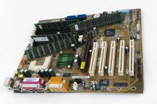 Asus_A7V266e_SDR+DDR.JPG