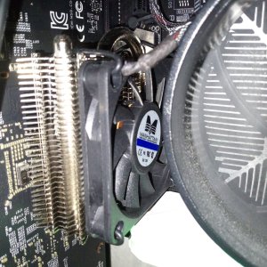 Medium 'SSD-Kühler von Thermalright + Manhattan Lüfter' im Album '"Fliesen"-MOD - PC - Prototyp1'