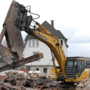 Schrottschere am Komatsu