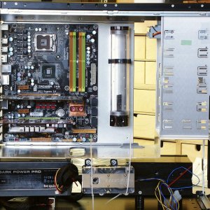 Pumpe unten quer und Phobya AGB