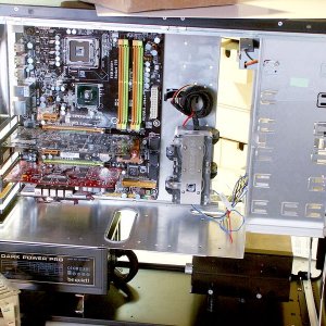 Pumpe auf Tray hochkant