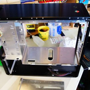 Mainboard Tray Seite