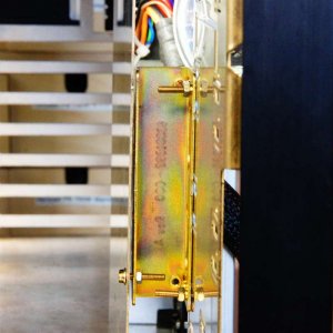 Sideplate   Aufhängung