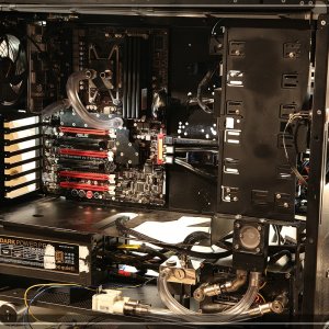 Gehäuse und Mainboard d