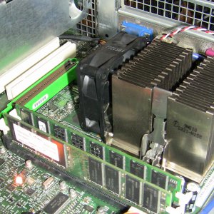 DELL Optiplex GX150 (intel P3, 1133Mhz, 512MB SDRAM, intel 82815 Chipsatz)