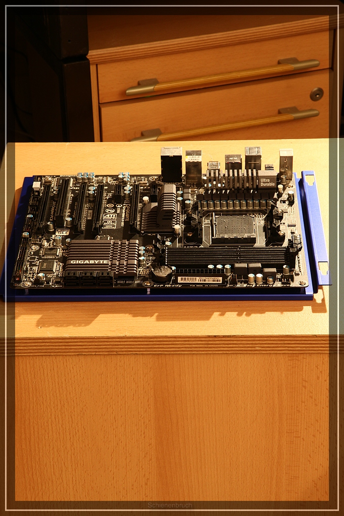 888   Mainboardtray mit MB d