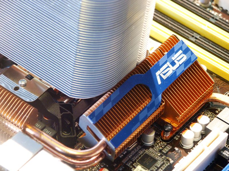 CPU Kühler eingebaut