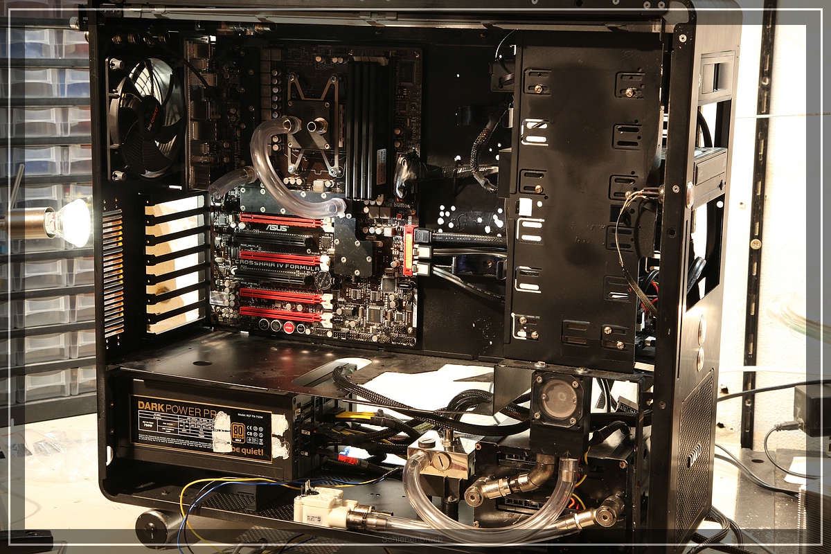 Gehäuse und Mainboard d