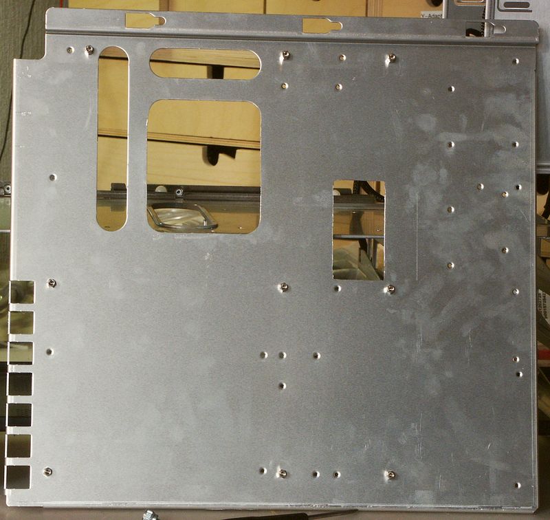Mainboardtray ausgebaut