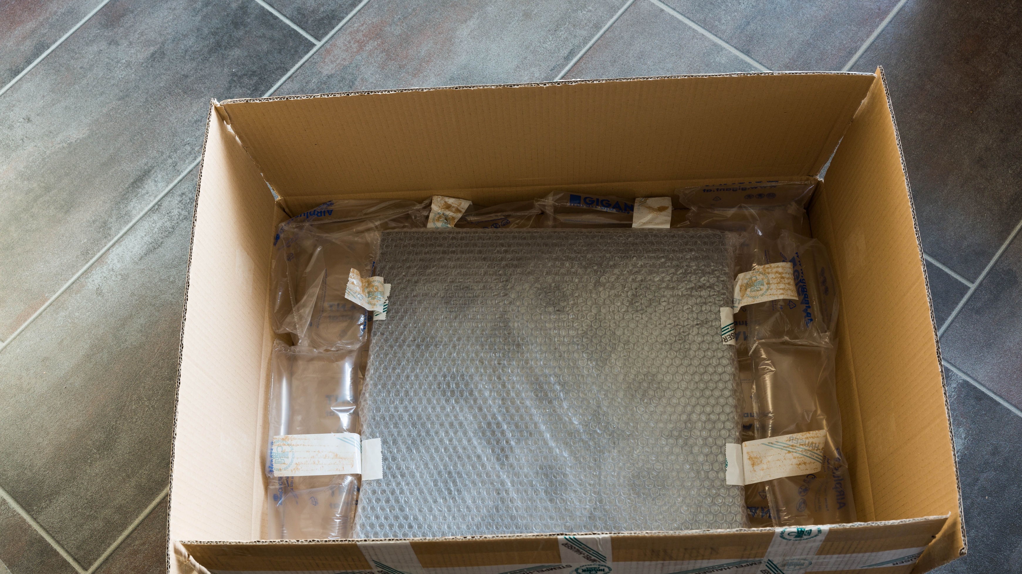 Paket 1 2 (1 von 1)