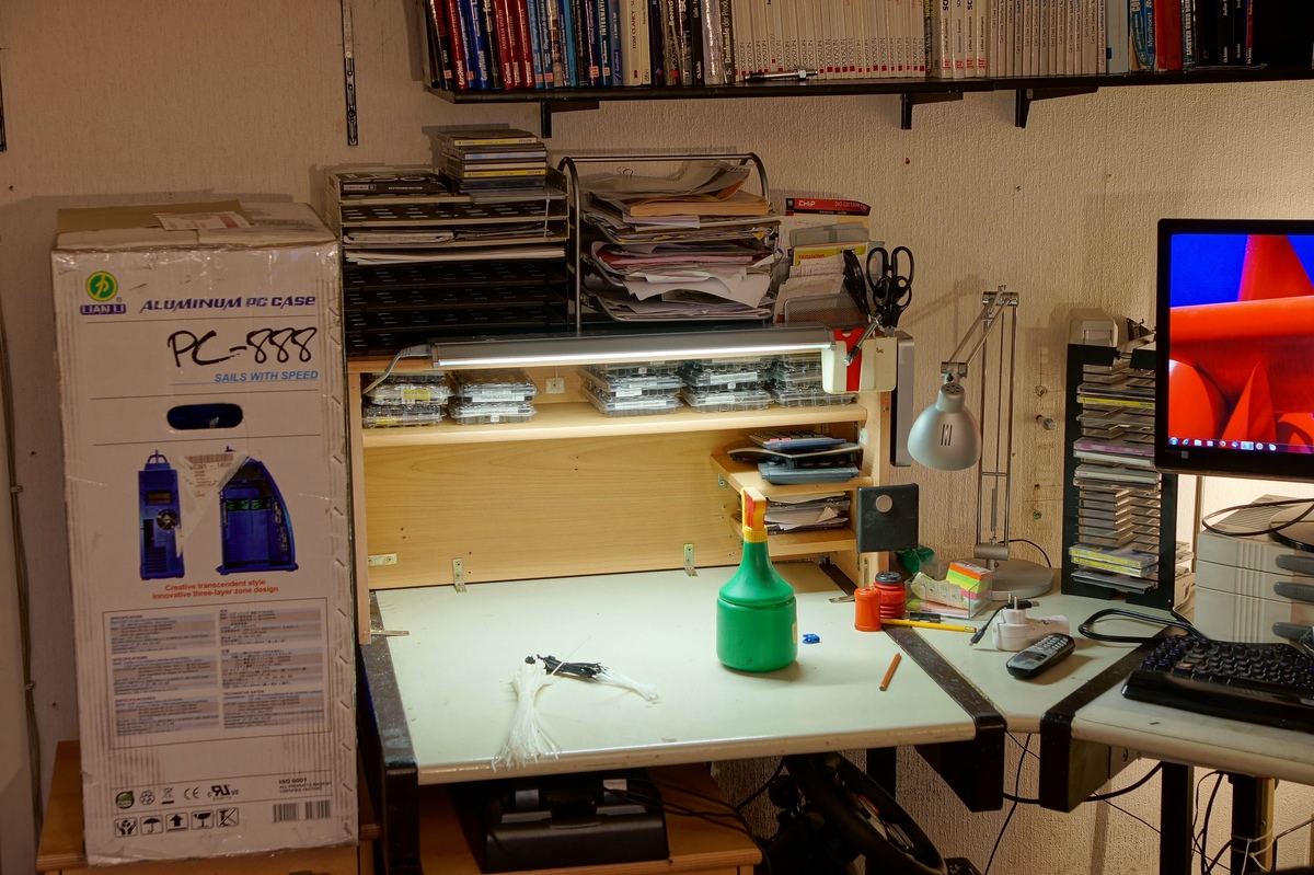 Schreibtisch 4 b
