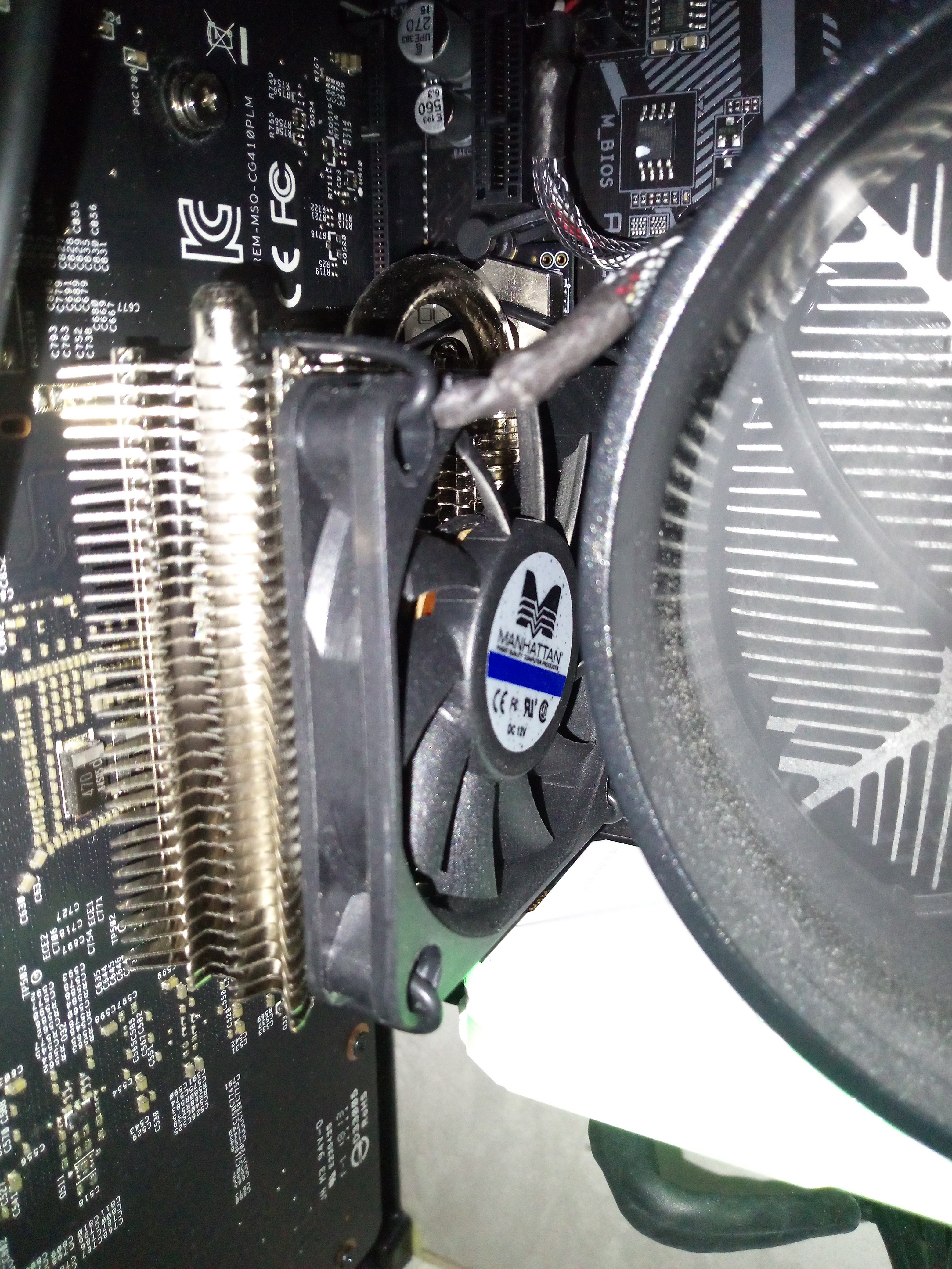 SSD-Kühler von Thermalright + Manhattan Lüfter